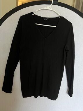 Theory Black V-Neck Long Sleeve Knit Top